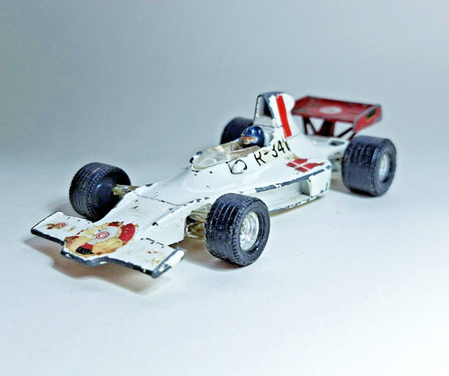 Corgi toys 156 - corgi, embassy