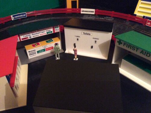 Scale toilet hut building - 1:32,