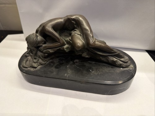 Naked lady resting - lady, bronze