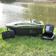 BRAND NEW CARP FISHING BAIT BOAT. CAMO LAKE REAPER WITH FISH FINDER TOP QUALITY