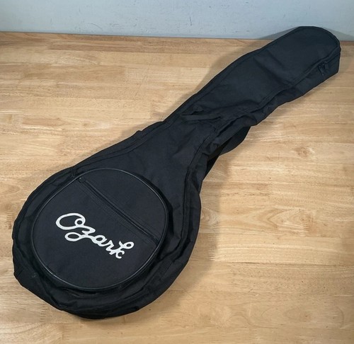 Ozark banjo gig - banjo, case