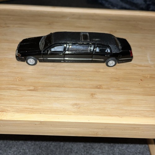Used kinsmart model limousine - used,