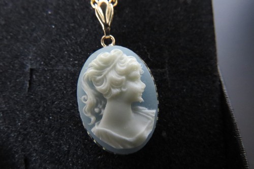 Vintage blue cameo pendant - vintage,
