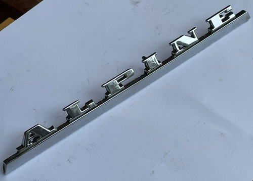 Sunbeam alpine metal badge - sunbeam,