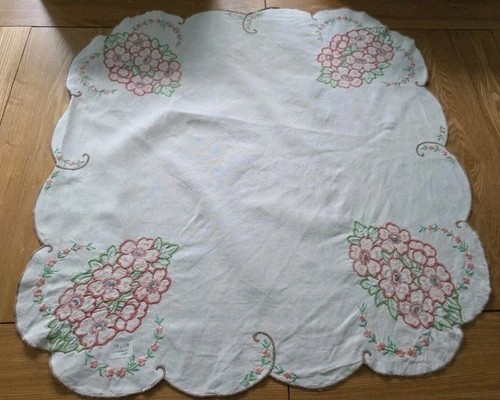 Vintage cream embroidered - vintage,