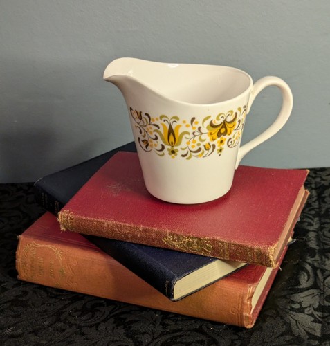 Vintage queen anne bone china - queen,