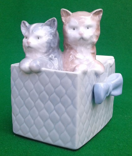 Nao lladro purr fect - nao, purr-fect