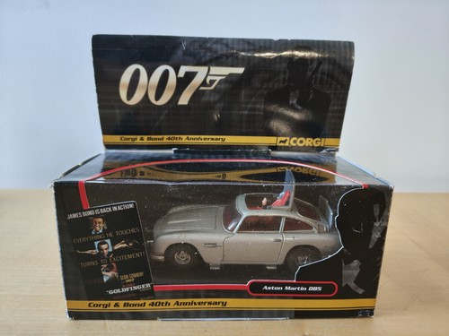 Corgi james bond aston martin - bond,