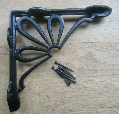 Pair daisy cast - 9", iron