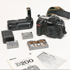 Nikon D200 10.3 MP DSLR Camera