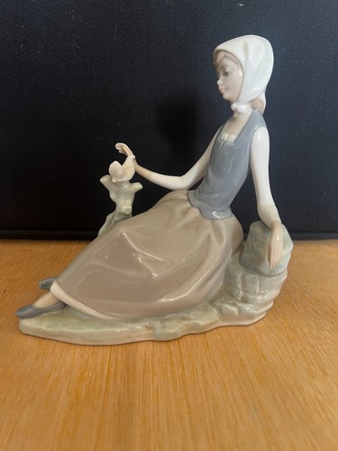 Lladro porcelain figurine - lladro,