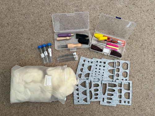 Needle felting tool kit with - tool,