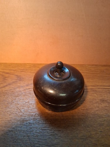 Crabtree light switch c1004 - light,