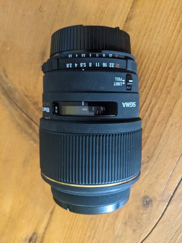 Sigma 105mm dg macro - f2.8,