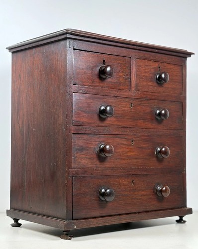 Apprentice miniature chest - miniature, of