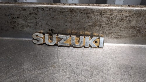 Suzuki gs850 fuel tank - tank, badge