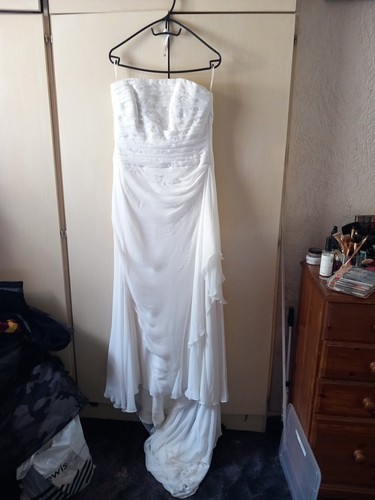 Pronovias wedding dress - pronovias,