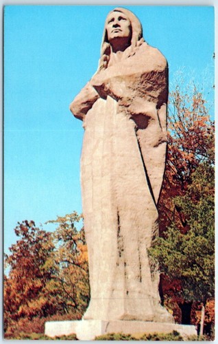 Postcard black hawk statue - -,