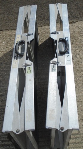Pair wheelchair scooter - of, wheelchair/scooter