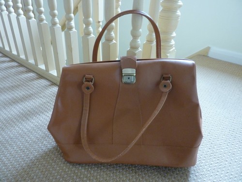 Tan leather gladstone bag
