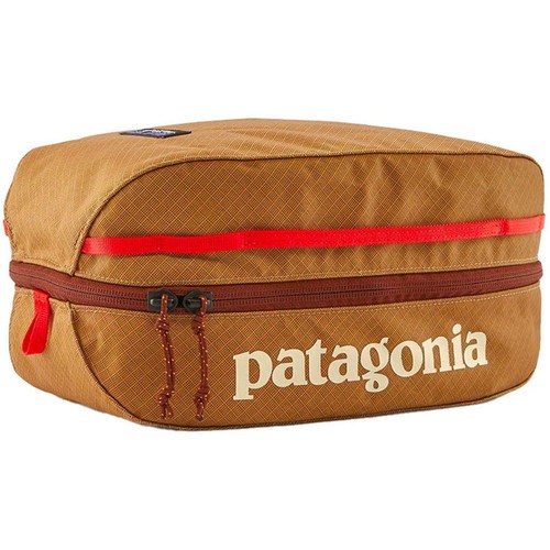 Patagonia black hole - hole, cube