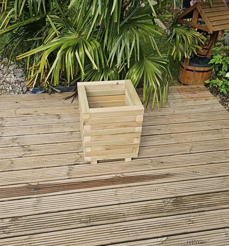 Square wooden planter - wooden,