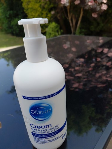 Oilatum light liquid - liquid, paraffin