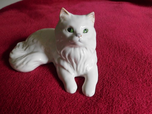 Vintage sylvac white ceramic - white,