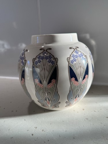 Masons ironstonevase ianthe - masons, ex