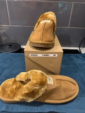 Women’s Ugg Slippers Size 5