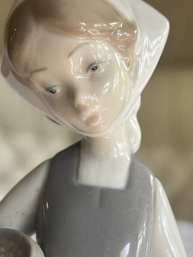 Lladro 1052 girl with goose - lladro,