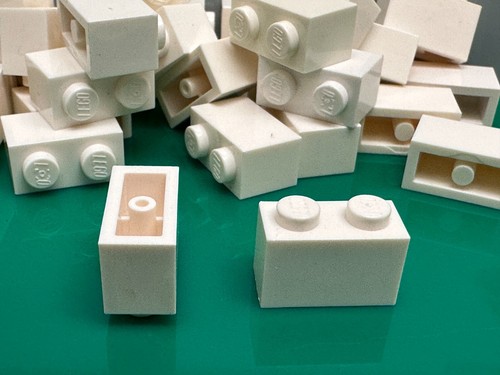 Lego bricks 3004 red - lego,