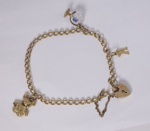 Yellow gold curb link - 9k,