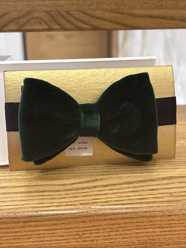 New green velvet bow tie - new,