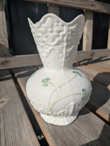 Belleek irish porcelain - belleek, vase