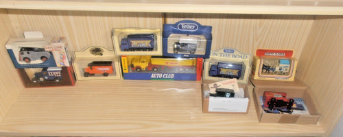Model new boxed trucks - 10,