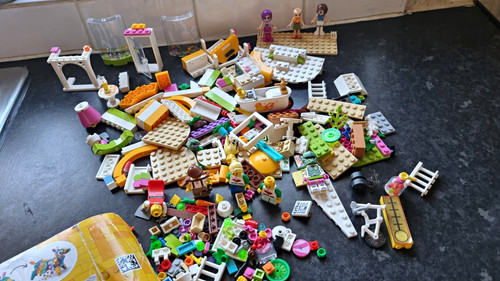 Lego bundle with minifigures - lego,