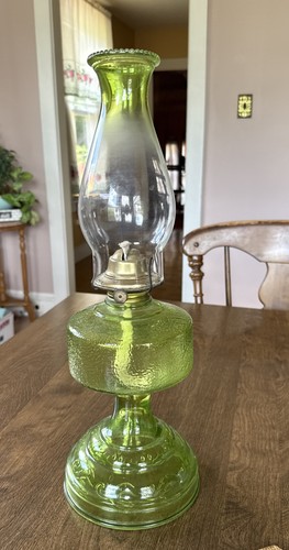 Antique green avocado - green,