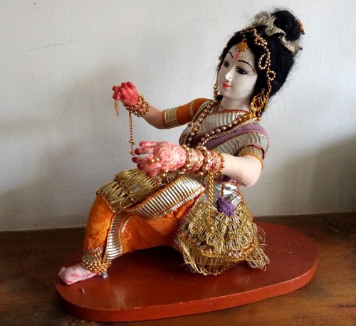 Pretty indian figurine dancing - pretty,