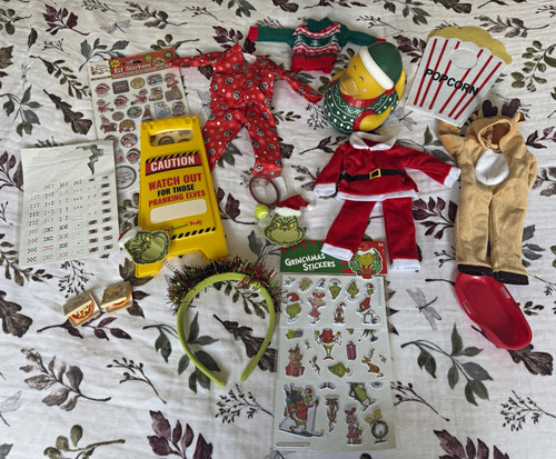 Elves behavin badly christmas - badly,