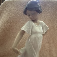 Nao By Lladro Porcelain