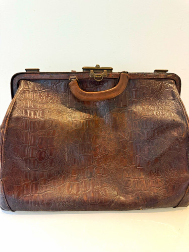 True vintage brown leather - true,