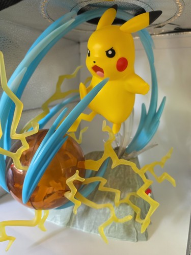 Pokemon pikachu light - pikachu,