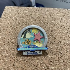 DLR 2008 Finding Nemo Submarine Voyage Porthole Peach Bloat Bubbles Gil Pin