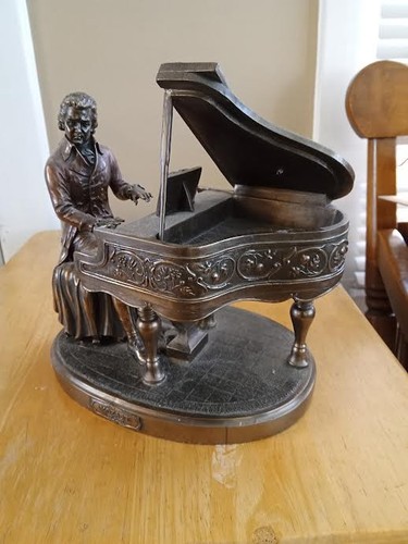 Mozart grand piano - at,