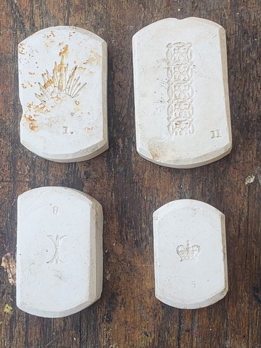 Ceramic wedgwood mould - x,