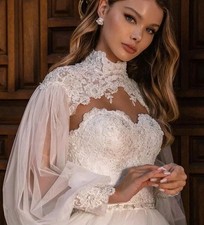 Princess Wedding Dress Lace Appliqus Long Sleeves Bridal Gown. GORGEOUS! Large