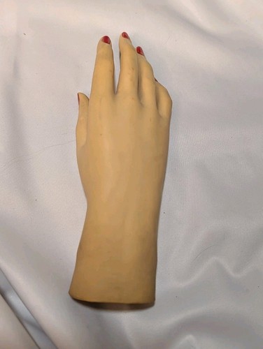 Vintage mannequin ladies hand - mannequin,