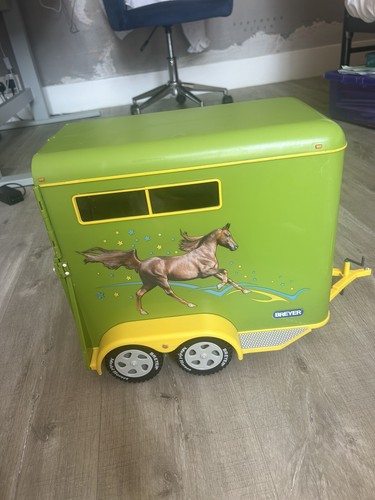 Breyer show horse - breyer, box/trailer