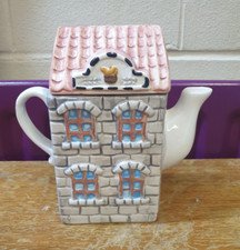 Vintage Cottage Teapot Bakery